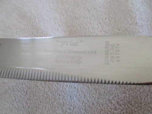 SET OF SIX VINTAGE QUALITY SANDERS & BOWERS, SHEFFIELD FAUX BONE BREAKFAST KNIVES IN GREAT CONDITION