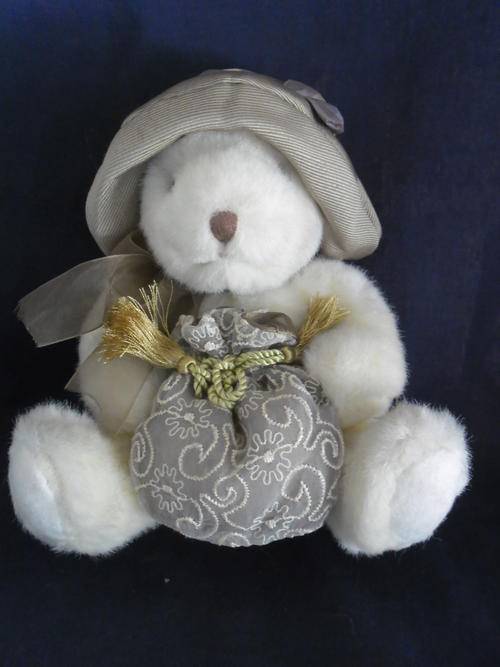 YOU CAN JUST EAT HER UP!!! COLLECTABLE LI'L CREAMPUFF FROM RUSS!!