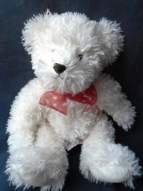 AND HERE IS SWEET, WHITE, FLUFFY, CLEAN RUSS BERRIE BEAR "WILLOW"