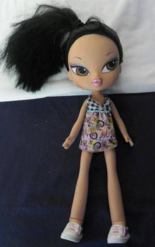 BEAUTIFUL BRATZ DOLL!! 36CM TALL!! TREAT YOUR DAUGHTER!!