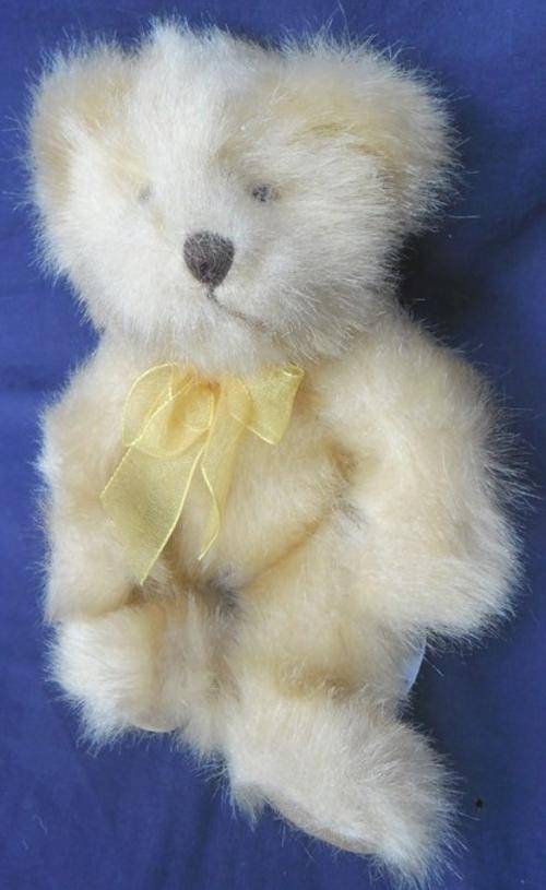 SOFT FLUFFY SHINY TWO-TONED RUSS BERRIE BEAR - HUGS - JUST TOOO SPECIAL!!