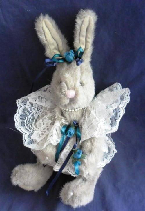 SUCH A BEAUTIFUL SOFT AND ELEGANT RABBIT!! (FULLY JOINTED!)