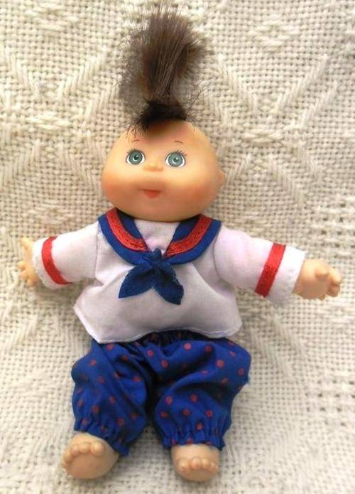 A GENUINE MINIATURE CABBAGE PATCH WITH SIGNATURE ON THE BOTTOM!! TOOOO CUTE!!