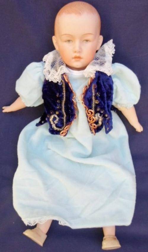 THE MOST EXQUISITE 20 YEAR OLD REPLICA OF ANTIQUE GERMAN HEUBACH DOLL