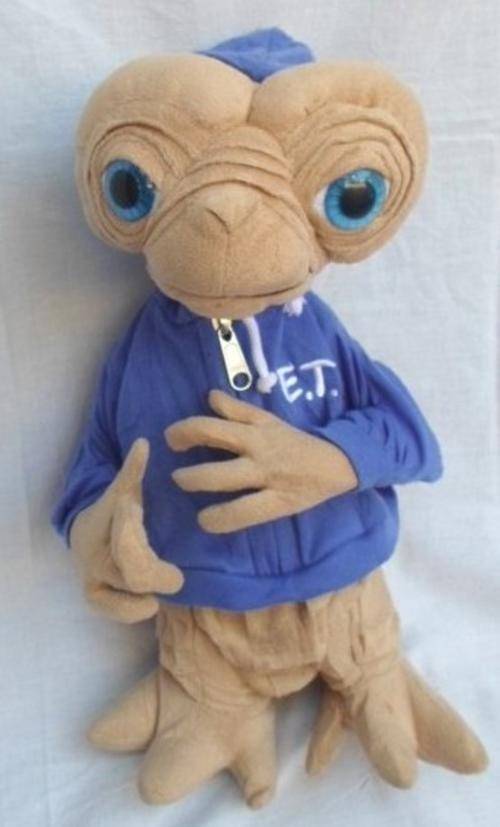 REMEMBER THE 1982 FILM  "E.T. THE EXTRATERRESTIAL"?? - HERE HE IS!! - 42CM TALL.