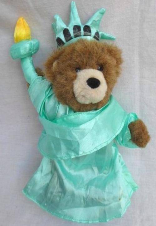 A VERY COLLECTABLE 'BUILD A BEAR' IN A 'STATUE OF LIBERTY' OUTFIT!!