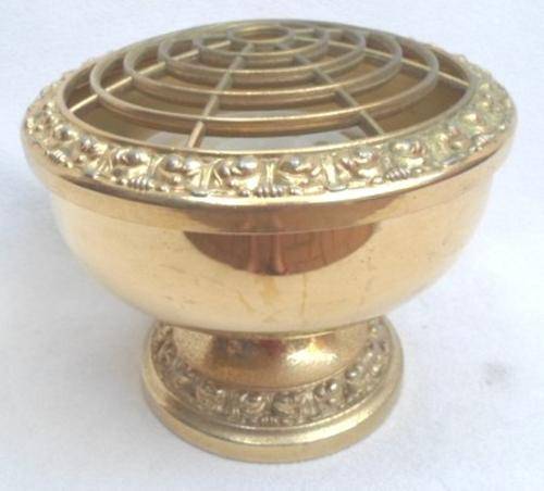 VERY PRETTY BRASS POSY VASE - IDEAL FOR THOSE FRESH SPRING FLOWERS!!