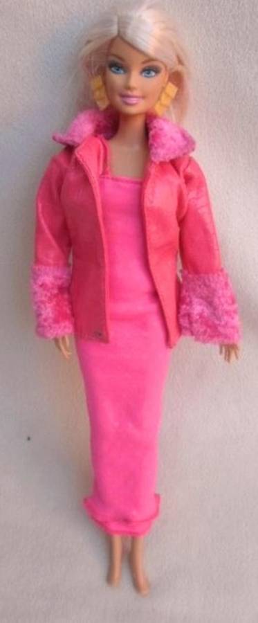 GORGEOUS 2011 MATTEL BARBIE WITH PRETTY ORIGINAL EARRINGS AND DRESS MARKED 'ORIGINAL BARBIE'!!