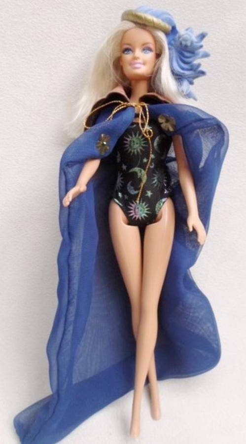 LOVELY  MATTEL BARBIE IN EXOTIC OUTFIT!!