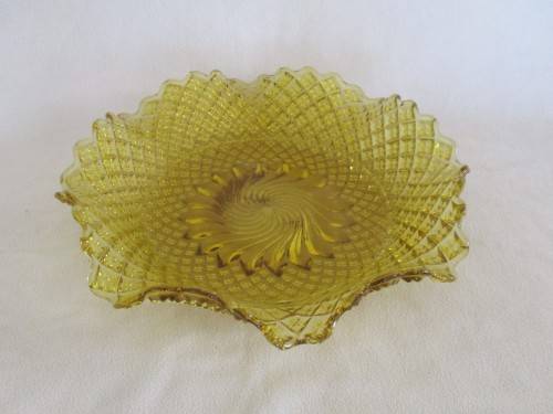 LARGE LIGHT AMBER DEPRESSION/CARNIVAL GLASS SALAD/FRUIT BOWL