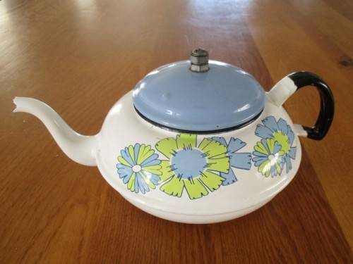 PRETTY AND UNUSUAL VINTAGE ENAMEL TEAPOT/KETTLE