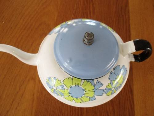 PRETTY AND UNUSUAL VINTAGE ENAMEL TEAPOT/KETTLE