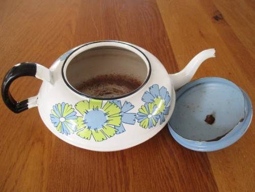PRETTY AND UNUSUAL VINTAGE ENAMEL TEAPOT/KETTLE