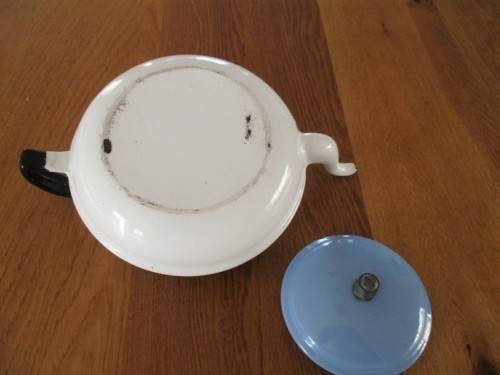 PRETTY AND UNUSUAL VINTAGE ENAMEL TEAPOT/KETTLE