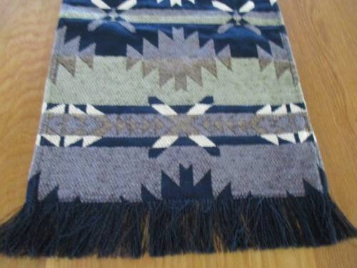 A LONG, GOOD QUALITY TABLE RUNNER WITH STRIKING DESIGN