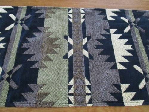 A LONG, GOOD QUALITY TABLE RUNNER WITH STRIKING DESIGN