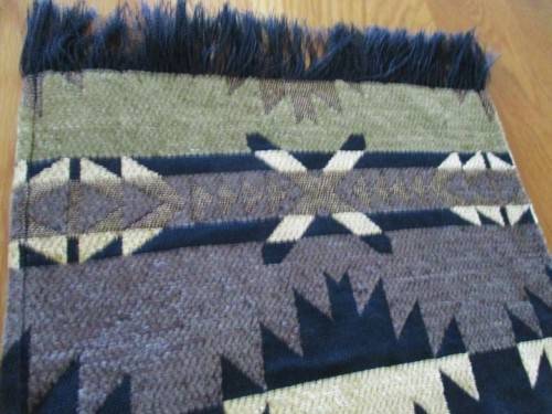 A LONG, GOOD QUALITY TABLE RUNNER WITH STRIKING DESIGN