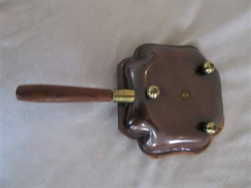 A RATHER SPECIAL VINTAGE FOOTED COPPER SILENT BUTLER/ TABLE CRUMB CATCHER MADE IN ITALY