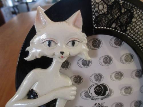 QUIRKY `SOFT MOON` PHOTO FRAME WITH CUTE CAT - AS NEW
