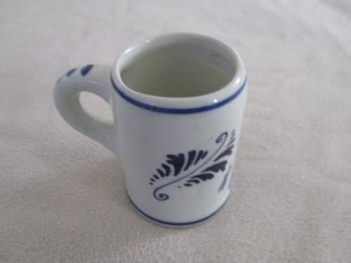 THREE SMALL DELFT COLLECTABLES