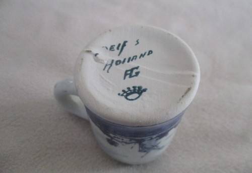 THREE SMALL DELFT COLLECTABLES