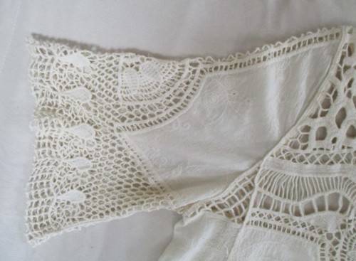 THE MOST EXQUISITE VINTAGE EMBROIDERED CHEESE CLOTH AND CROCHETED TOP  (TO FIT SIZE 38/40)