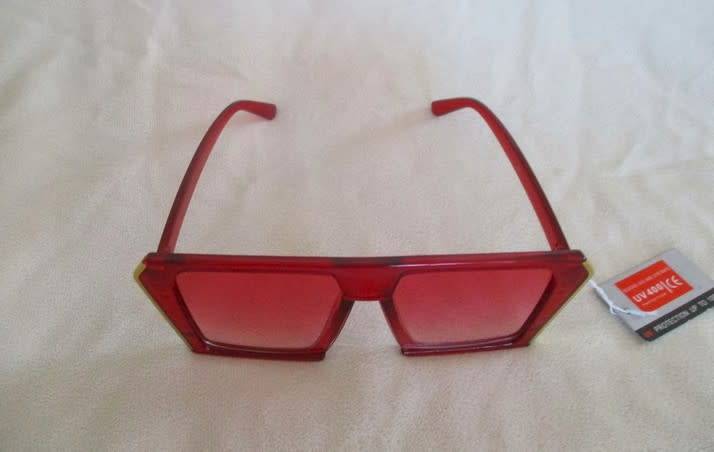 JUST FOR FUN - A PAIR OF ELTON JOHN STYLE SUNGLASSES - EXCELLENT CONDITION