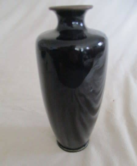 VINTAGE CLOISONNE VASE WITH DELICATE FLOWERS - 15CM TALL