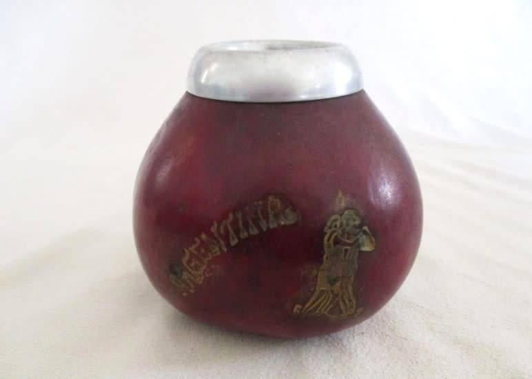 VINTAGE SOUTH AMERICAN YERBA MATE GOURD AND BOMBILLA PLUS A BAG OF YERBA MATE TEA!