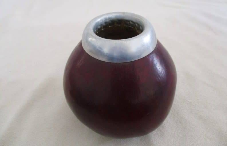 VINTAGE SOUTH AMERICAN YERBA MATE GOURD AND BOMBILLA PLUS A BAG OF YERBA MATE TEA!