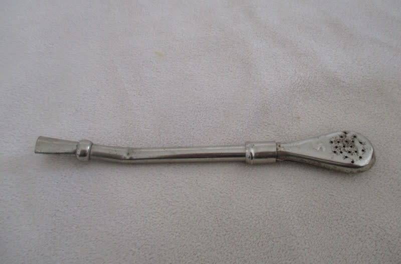 VINTAGE SOUTH AMERICAN YERBA MATE GOURD AND BOMBILLA PLUS A BAG OF YERBA MATE TEA!