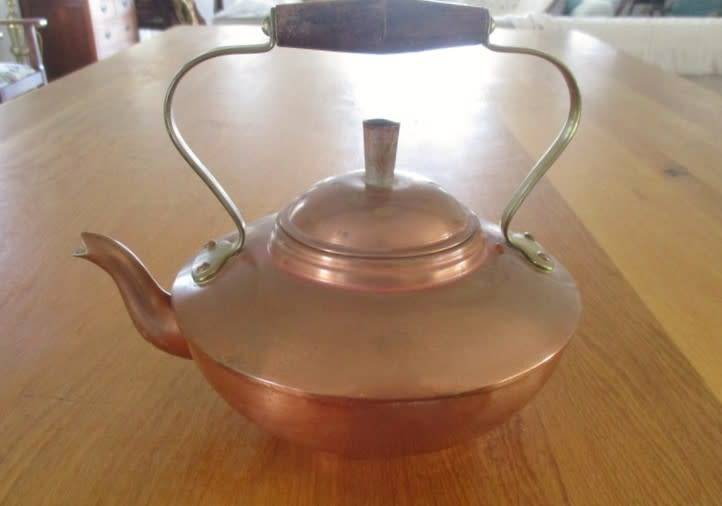 VINTAGE DOURO, PORTUGAL COPPER KETTLE WITH BRASS AND WOOD HANDLE