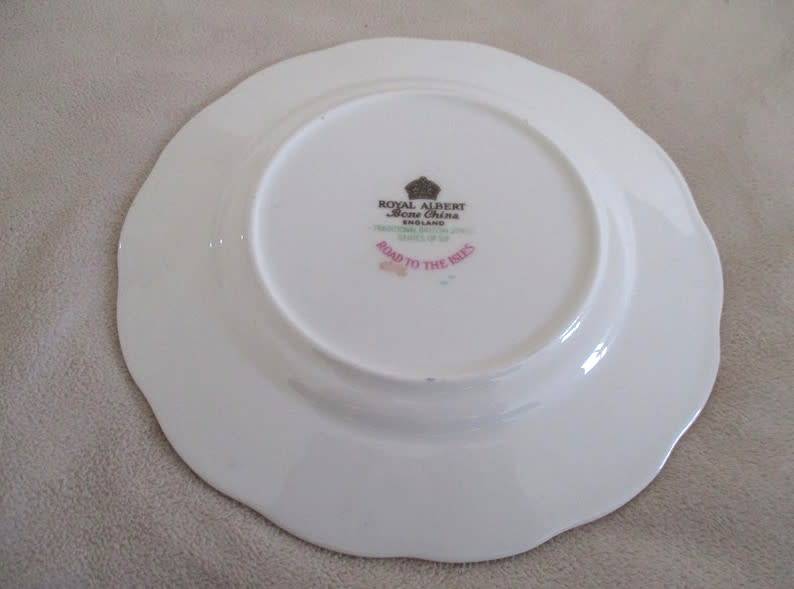 VINTAGE 1950`s/60`s ROYAL ALBERT PLATE - TRADITIONAL BRITISH SONGS SERIES - ROAD TO THE ISLES