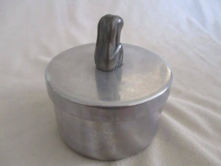 SO QUIRKY!!  CARROL BOYES STYLE SILVER METAL LIDDED CANISTER WITHPEWTER MAN PEEPING THROUGH LID