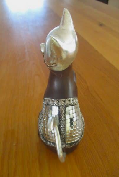 Cute ceramic cat with silver metal and mirror detail