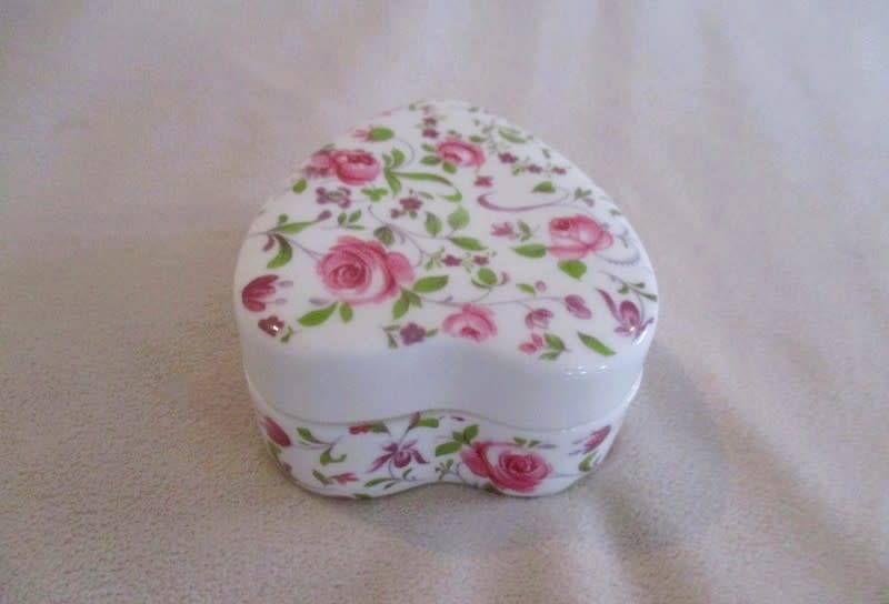 St. George, England fine bone china heart shaped trinket box with pretty pink roses
