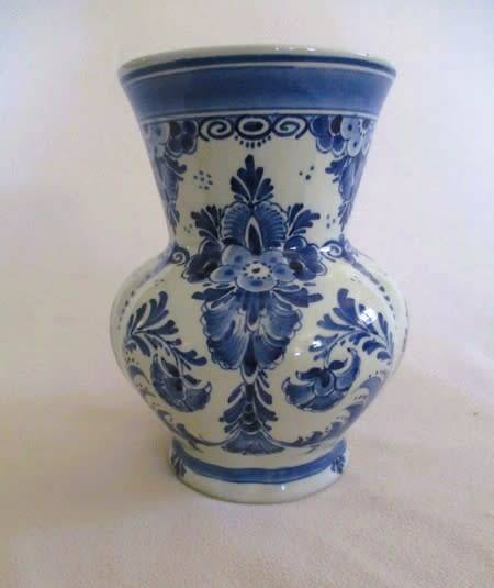 Ultra Rare!! Large vintage 1947 `De Koninklijke Porceleyne Fles` (Royal Delft) Liberation year vase