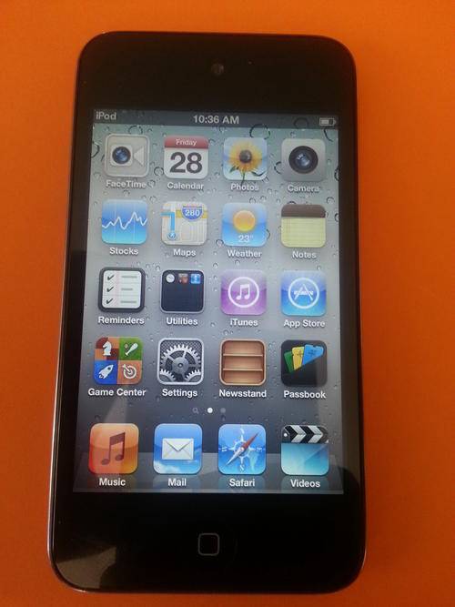 Ipod touch 4- 32gig