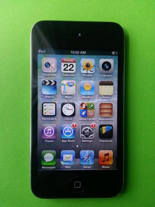 Ipod touch 4- 8gig