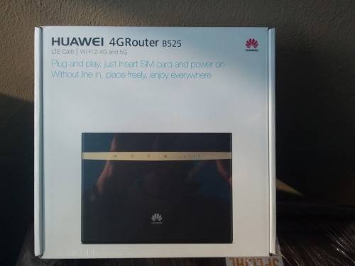 HUAWEI 4G LTE ROUTER B525 s BRAND NEW
