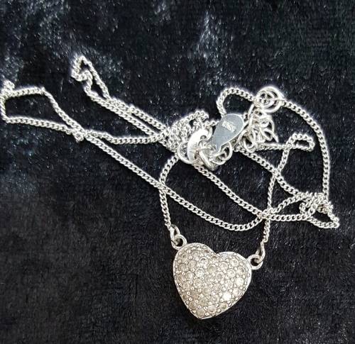 Very Beautiful  Silver  Chain  With Hart  Pendant