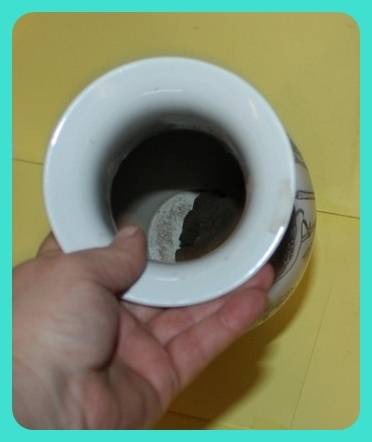 LARGE ORIENTAL VASE WITH BIRD AND FLOWER DETAILS VERY PRETTY (D)