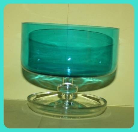 BLUE GLASS  FOOTED SNACK DISH