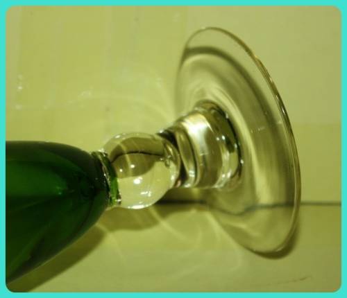 GREEN STEM VASE BUBBLE STEM FLAT FOOT