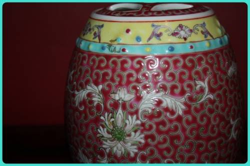 VINTAGE CHINESE PORCELAIN YELLOW TURQUOISE FAMILLE ROSE PINK GINGER JAR  OBLONG SHAPE RECESSED LID