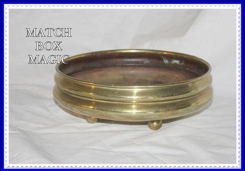 LOVELY BRASS BOWL ON BALL FEET PERFECT FOR STORING KEYS OR REMOTES