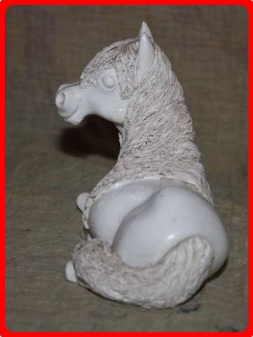 CHEVAL CERAMICS SPAGHETTI HAIR PONY LYING DOWN LARGE