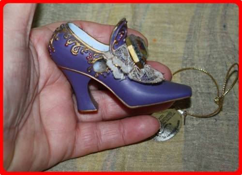 COLLECTABLE SHOE BAROQUE SPLENDOR  FROM THE STEPPING IN TIME ORNAMENT COLLECTION.   PURPLE WITH  LAB