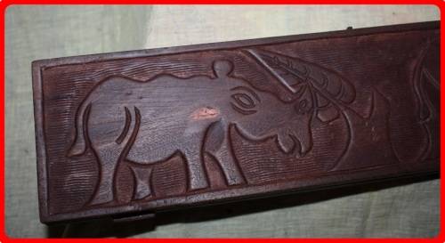 BEAUTIFUL VINTAGE MANCALA BOARD GAME HAND CARVED WITH RHINO ELEPHANT AND GIRAFFE