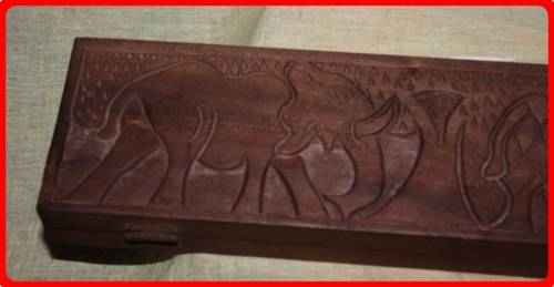 BEAUTIFUL VINTAGE MANCALA BOARD GAME HAND CARVED WITH RHINO ELEPHANT AND GIRAFFE